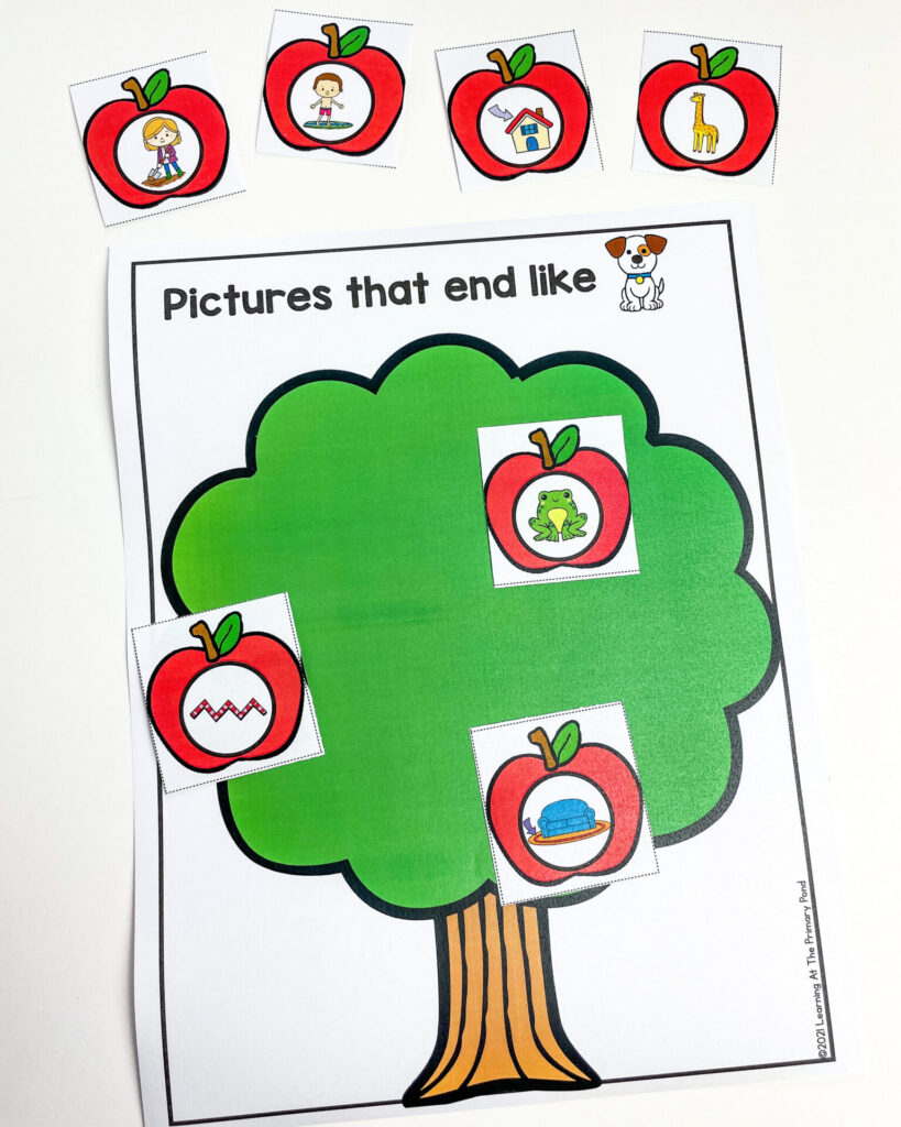 This is a phonemic awareness sort, where kids group pictures based upon their ending sound. This requires the phonological awareness skill of isolating sounds.