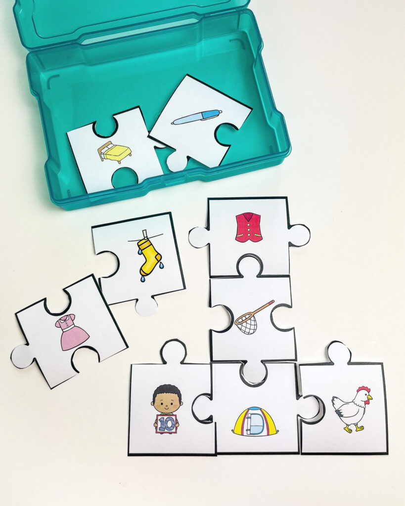 This is a puzzle where kids put together pieces that have the same middle sound. This puzzle is part of a big set of phonemic awareness activities!
